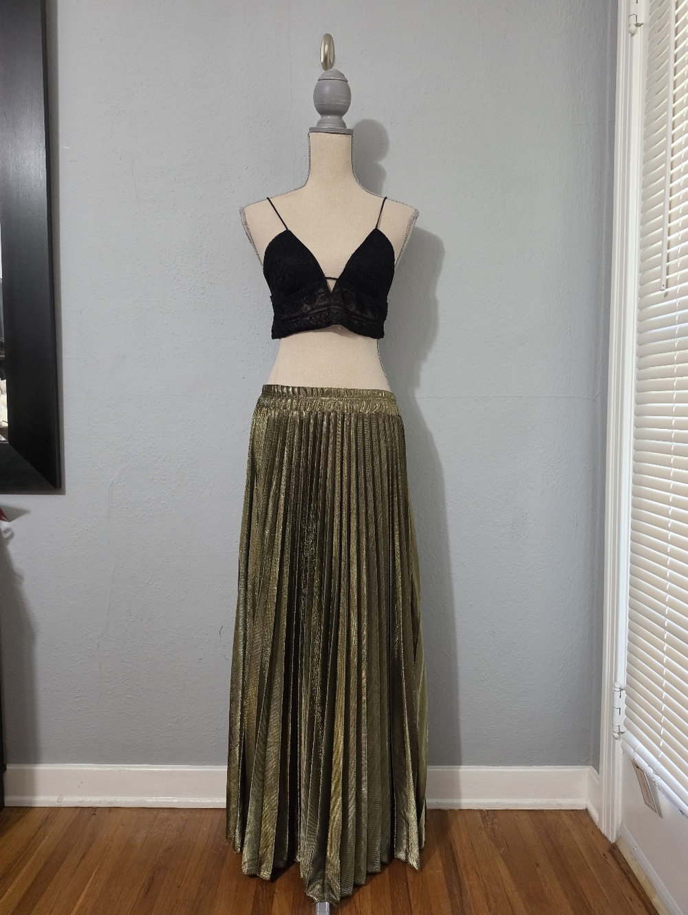 CHARTOU Women's Premium Metallic Shiny Shimmer Accordion Pleated Long Maxi Skirt